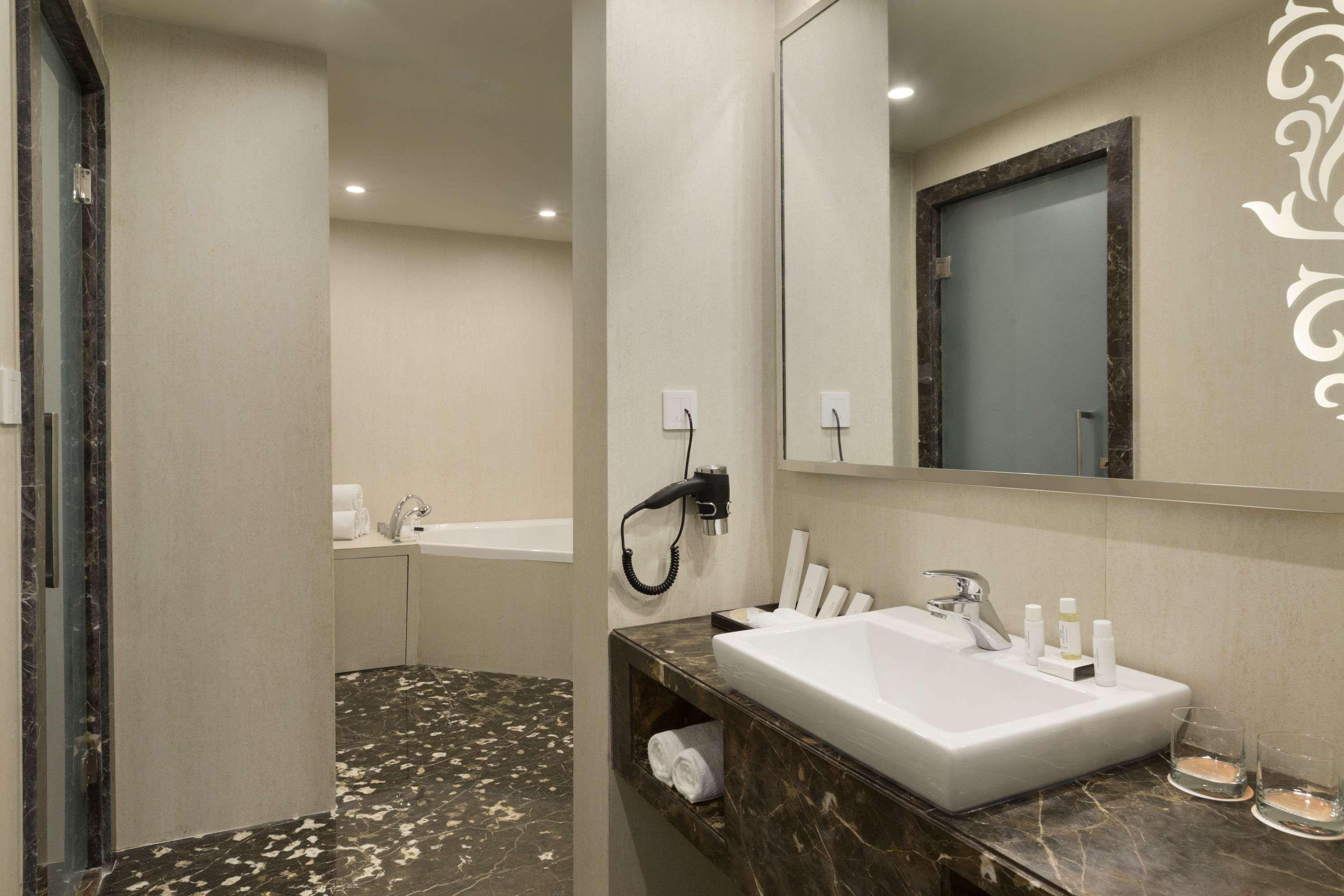 Howard Johnson By Wyndham, Hebbal, Bengaluru Dış mekan fotoğraf