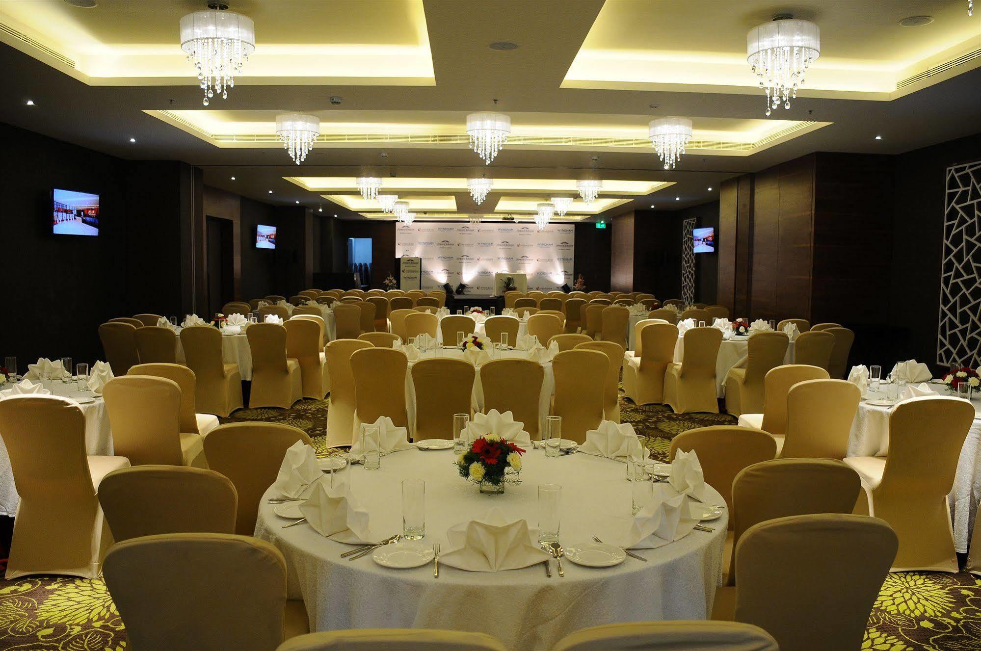 Howard Johnson By Wyndham, Hebbal, Bengaluru Dış mekan fotoğraf